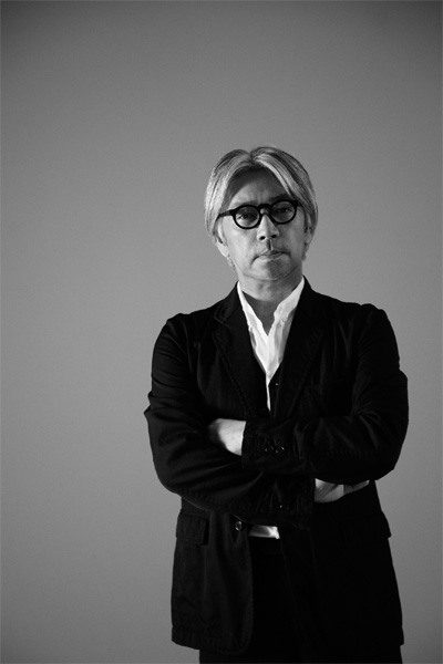 Ryuichi Sakamoto | playing the piano 2011 ~「こどもの音楽再生基金」の為に~